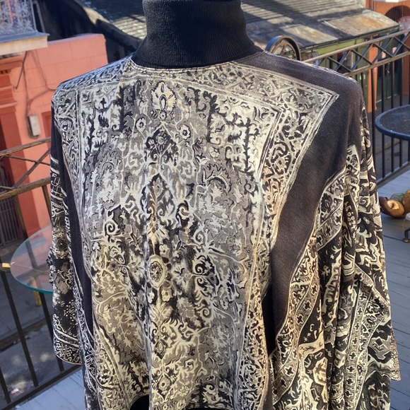 Very original Jean Paul Gaultier light sweater - Picture 2 of 11